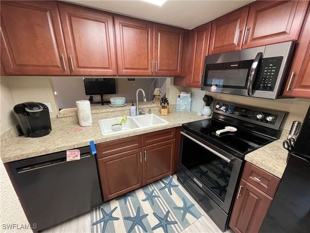 3358 Royal Canadian TRCE 3, Fort Myers, FL 33907