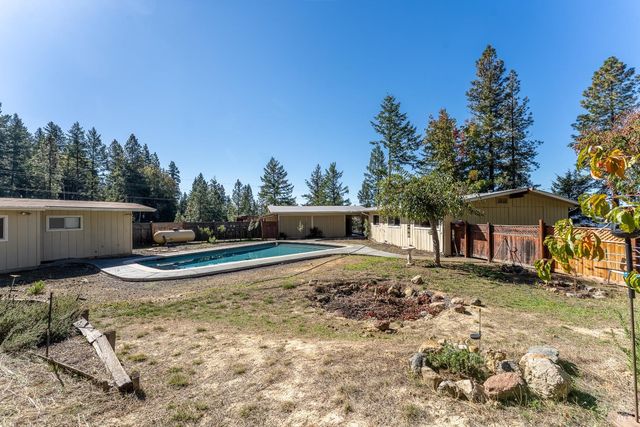 3651 Ridgewood Rd, Willits, CA 95490
