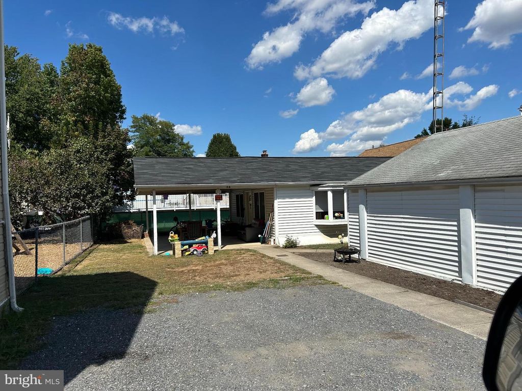 9 S 2ND ST, Woodsboro, MD 21798