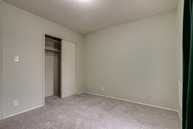 6429 Louise Place NE, Albuquerque, NM 87109