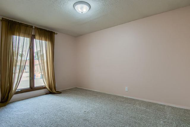 6429 Louise Place NE, Albuquerque, NM 87109