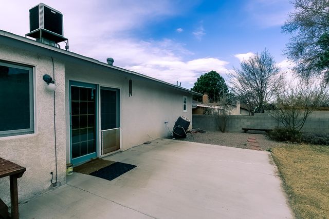 6429 Louise Place NE, Albuquerque, NM 87109