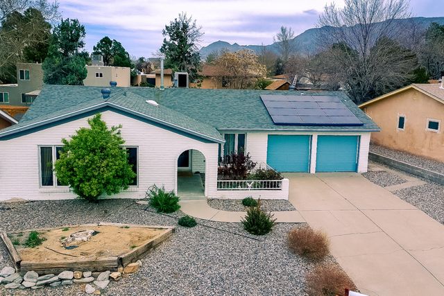 6429 Louise Place NE, Albuquerque, NM 87109