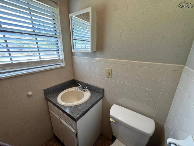 4676 UNIVERSITY AVENUE, Wichita Falls, TX 76310