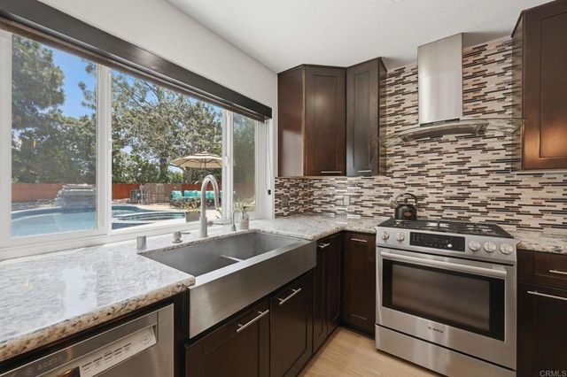 5217 Alamosa Park Drive, Oceanside, CA 92057