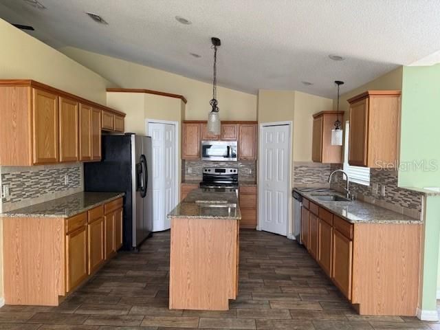 8004 E SETTLERS CREEK LANE, Lakeland, FL 33810