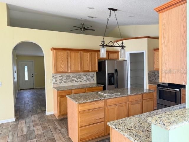 8004 E SETTLERS CREEK LANE, Lakeland, FL 33810