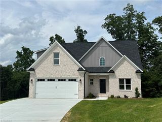 4624 Orchard Grove Drive, Clemmons, NC 27012
