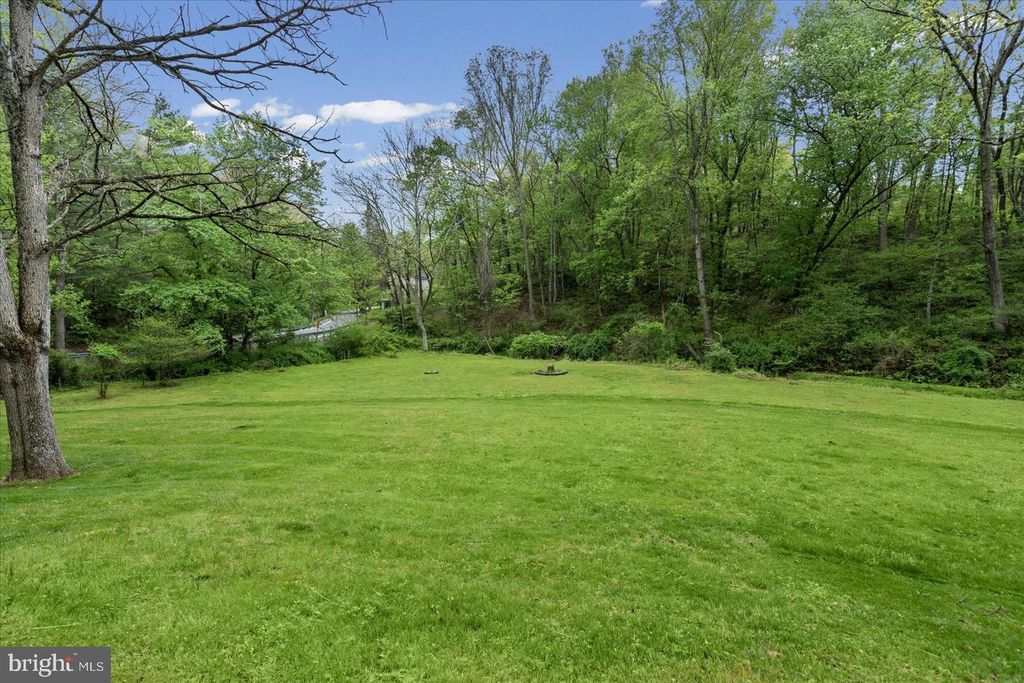 Image 36 of property listing at 2056 BROWN RD, Finksburg, MD 21048