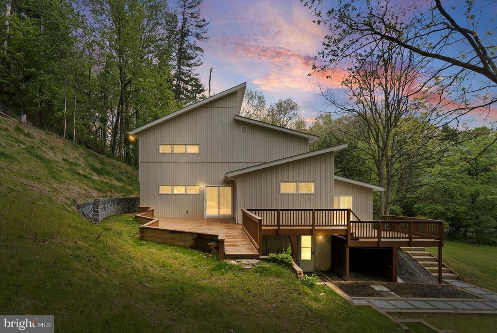 Image 37 of property listing at 2056 BROWN RD, Finksburg, MD 21048