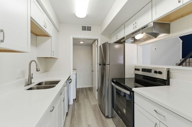 810 Bellevue Rd Apt 214, Nashville, TN 37221