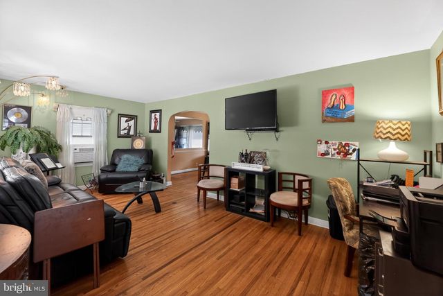 4787 OAK TER, Pennsauken, NJ 08109