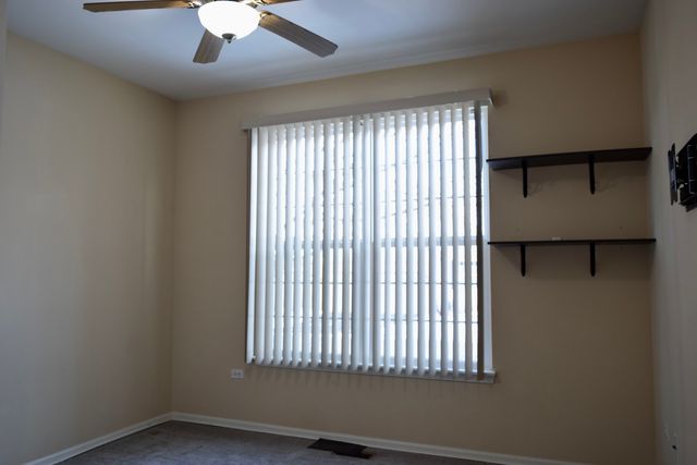 1126 N Oakwood Drive 1126, Fox Lake, IL 60020