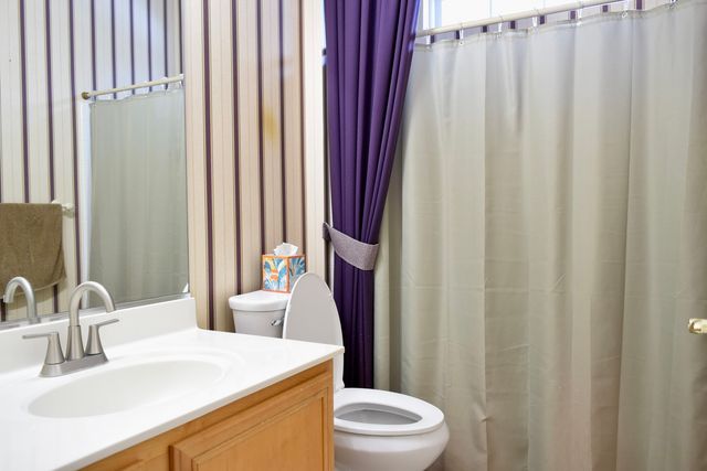 1126 N Oakwood Drive 1126, Fox Lake, IL 60020