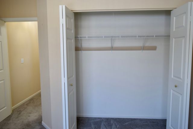 1126 N Oakwood Drive 1126, Fox Lake, IL 60020