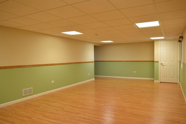 1126 N Oakwood Drive 1126, Fox Lake, IL 60020