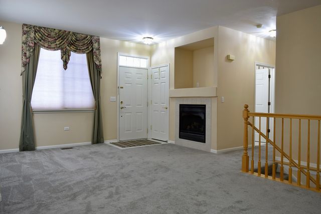 1126 N Oakwood Drive 1126, Fox Lake, IL 60020