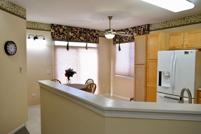 1126 N Oakwood Drive 1126, Fox Lake, IL 60020