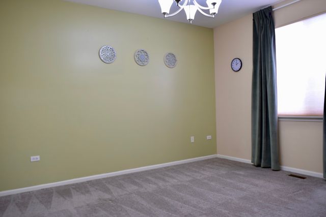 1126 N Oakwood Drive 1126, Fox Lake, IL 60020