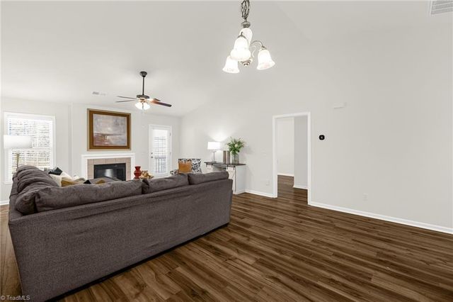 706 Chas Court, High Point, NC 27265