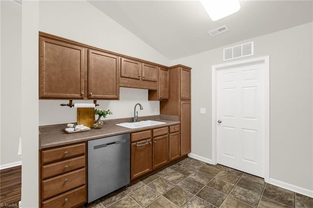 706 Chas Court, High Point, NC 27265