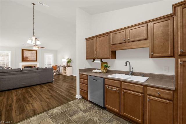 706 Chas Court, High Point, NC 27265