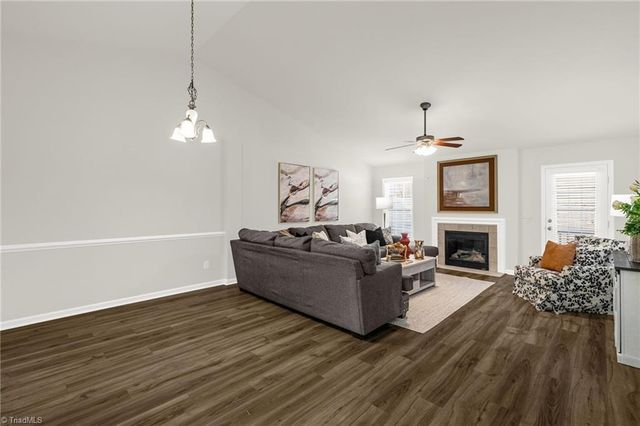 706 Chas Court, High Point, NC 27265