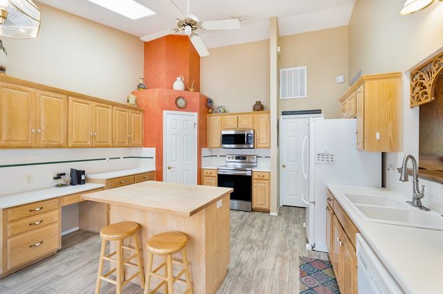 721 Riverhill Blvd, Kerrville, TX 78028