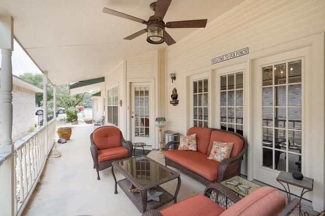 721 Riverhill Blvd, Kerrville, TX 78028