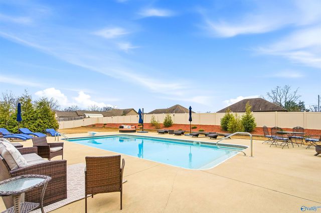 22542 Sharp Road, Athens, AL 35613