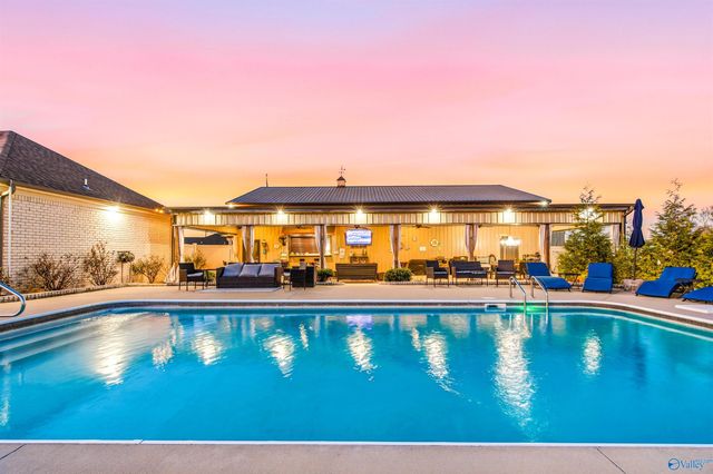 22542 Sharp Road, Athens, AL 35613