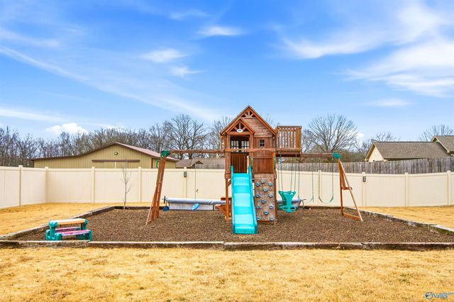 22542 Sharp Road, Athens, AL 35613