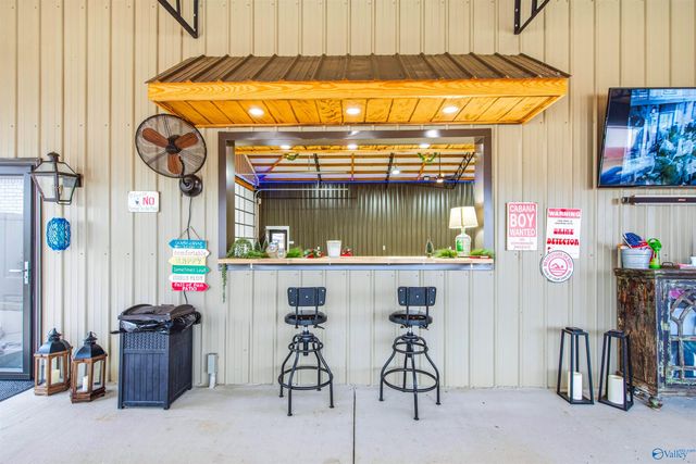 22542 Sharp Road, Athens, AL 35613