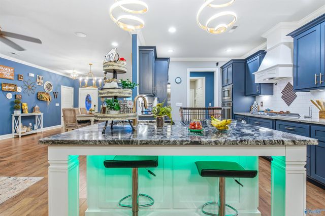 22542 Sharp Road, Athens, AL 35613