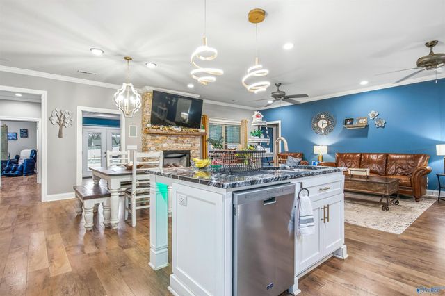 22542 Sharp Road, Athens, AL 35613