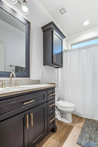 22542 Sharp Road, Athens, AL 35613