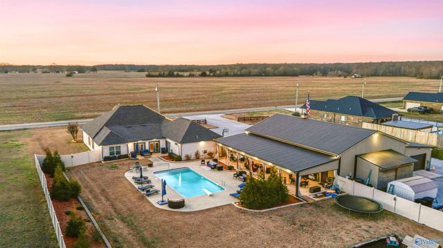 22542 Sharp Road, Athens, AL 35613