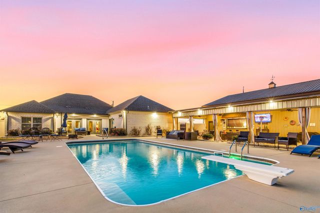 22542 Sharp Road, Athens, AL 35613