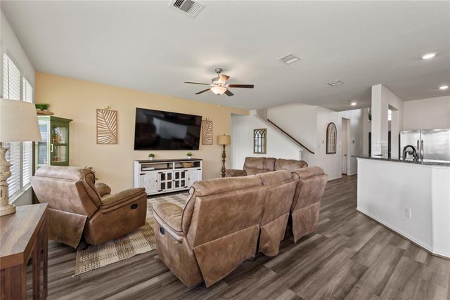 615 Laurel Trail Lane, La Marque, TX 77568