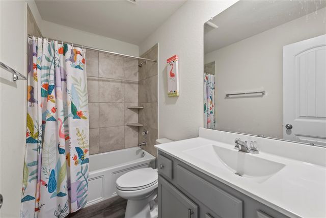 615 Laurel Trail Lane, La Marque, TX 77568