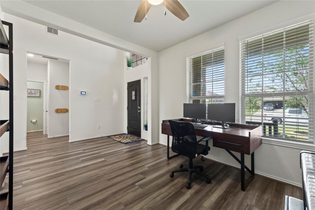 615 Laurel Trail Lane, La Marque, TX 77568