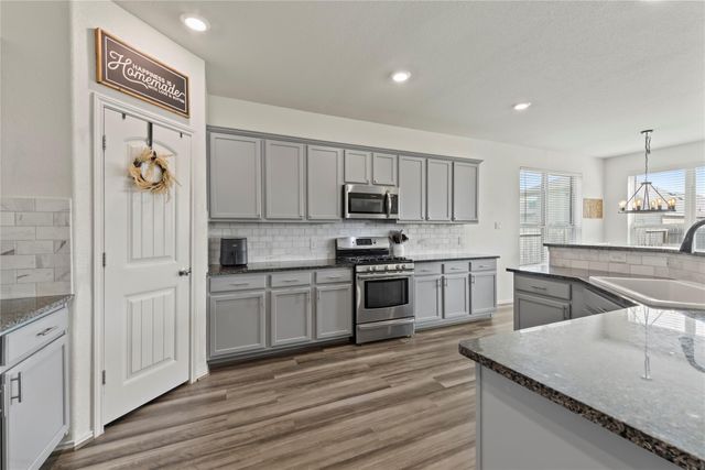 615 Laurel Trail Lane, La Marque, TX 77568