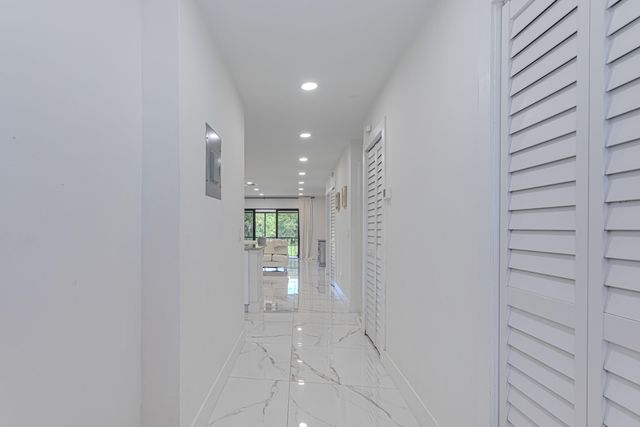 8545 Casa Del Lago F, Boca Raton, FL 33433