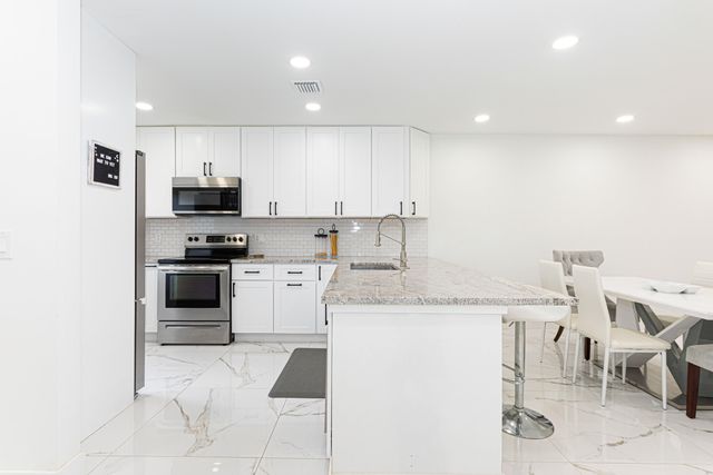 8545 Casa Del Lago F, Boca Raton, FL 33433