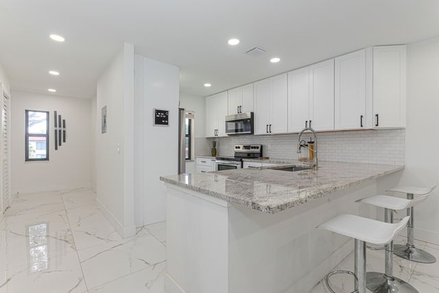 8545 Casa Del Lago F, Boca Raton, FL 33433