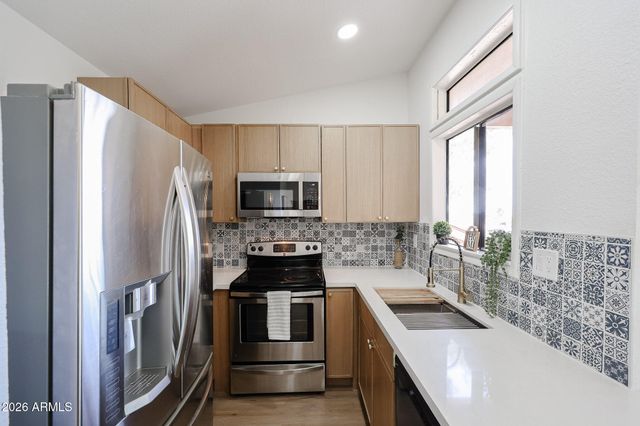 6550 N 47TH Avenue 212, Glendale, AZ 85301