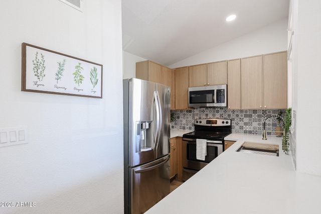 6550 N 47TH Avenue 212, Glendale, AZ 85301