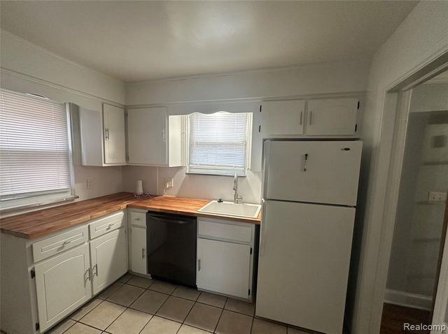 17544 Woodingham Drive, Detroit, MI 48221