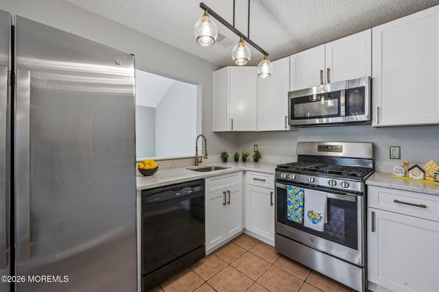 3015 Lighthouse Lane 3015, Parlin, NJ 08859
