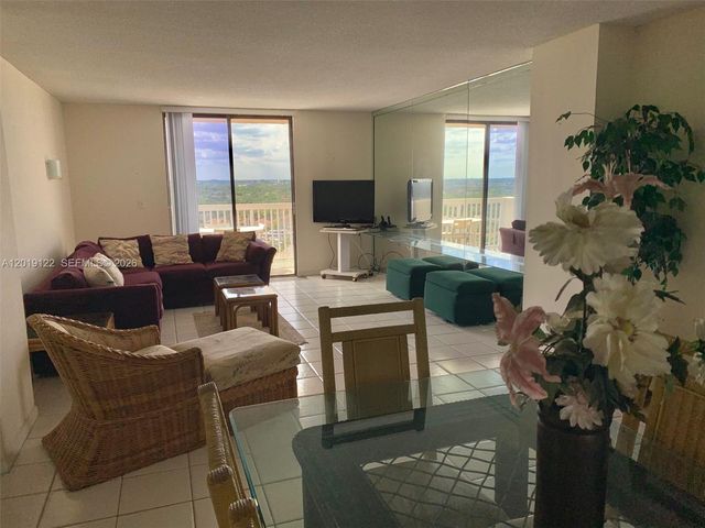 1500 S Ocean Drive 17E, Hollywood, FL 33019